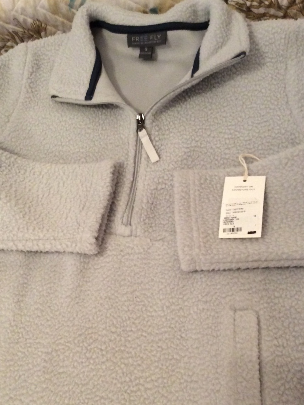 Ladies free fly pullover size small